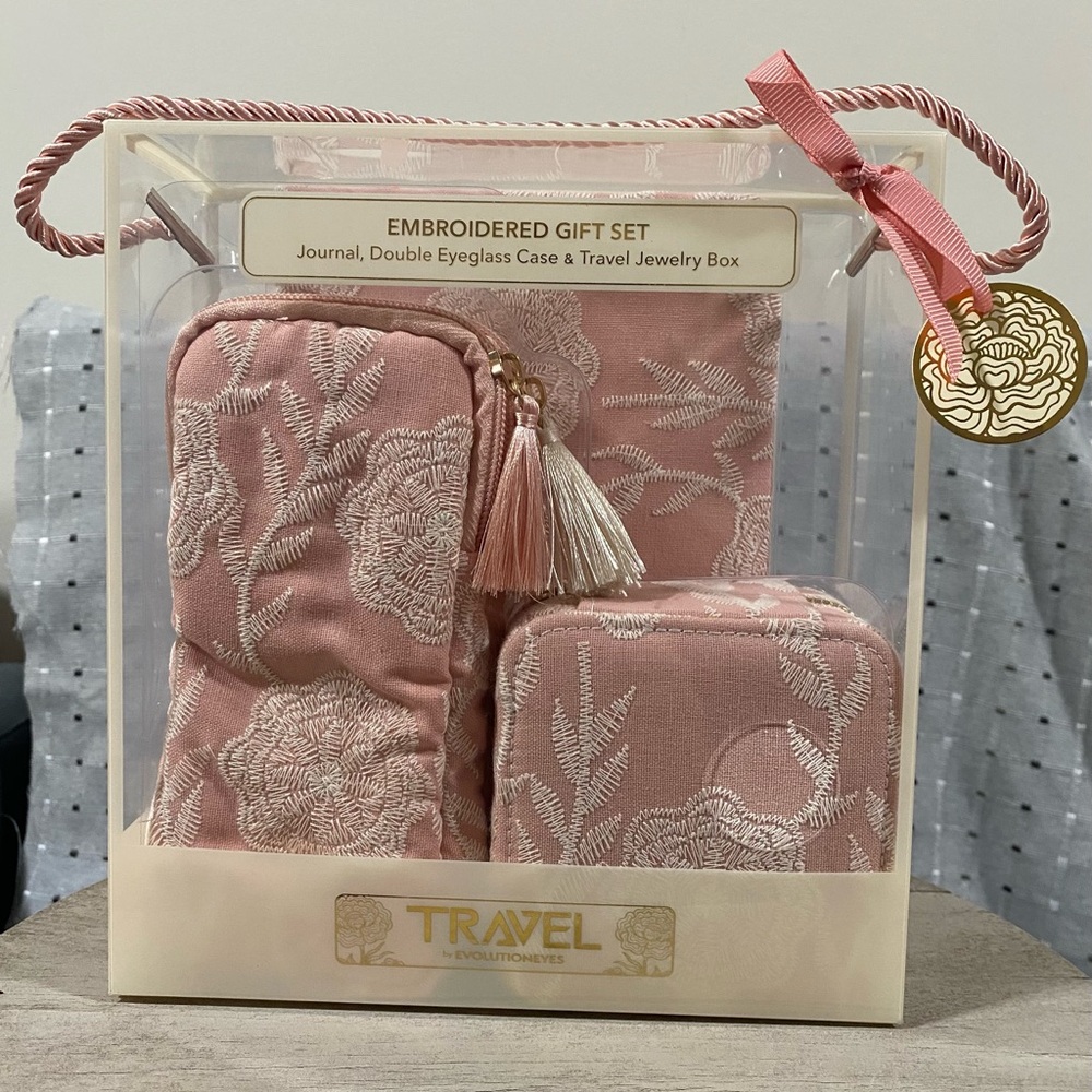 NEW Embroidered Gift Set